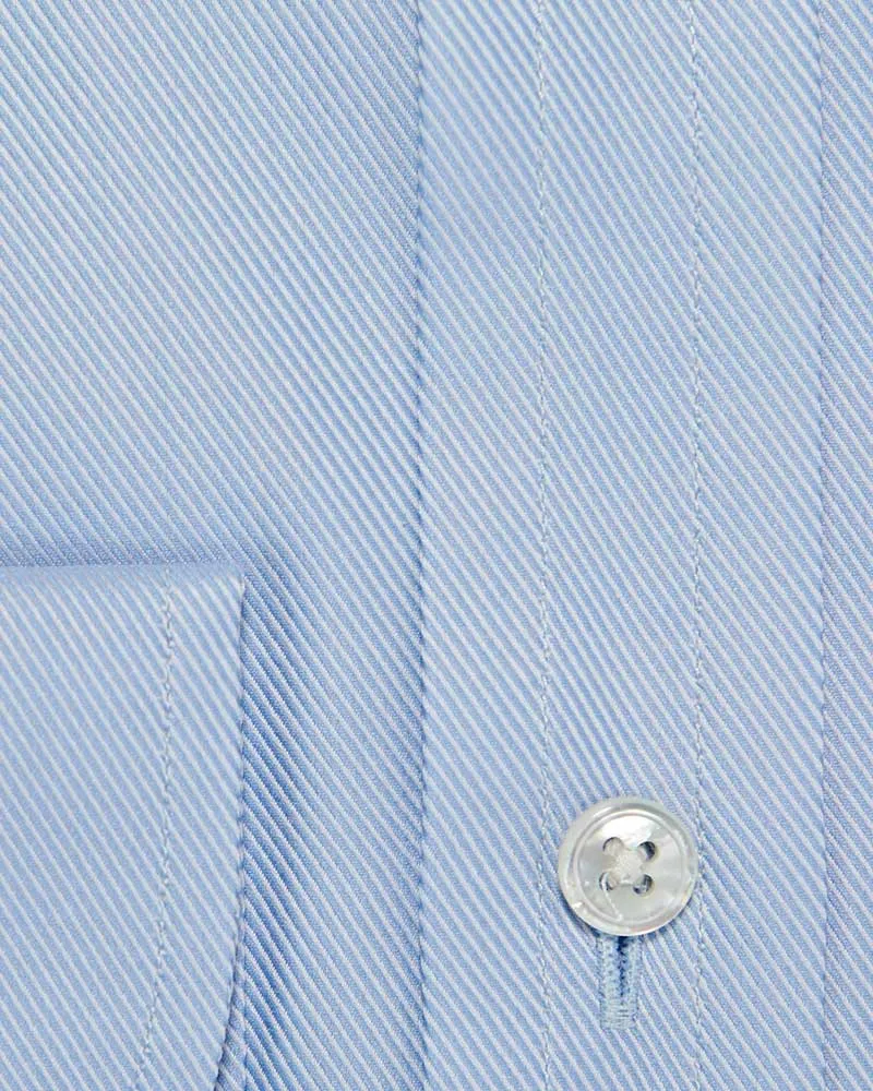 Classic Fit, Cutaway Collar, Two Button Cuff Shirt in Light Blue Twill